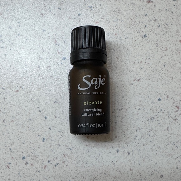 Elevate - Invigorating Diffuser Blend - Picture 3 of 7